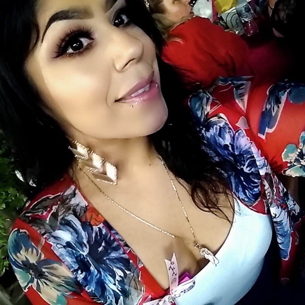 Meet your Posher, Alma